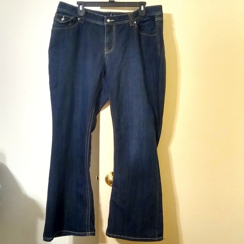 (INC) Curvy Fit Bootleg Short Dark Blue Jeans w/ Detailed Stiching (Size: 16S)